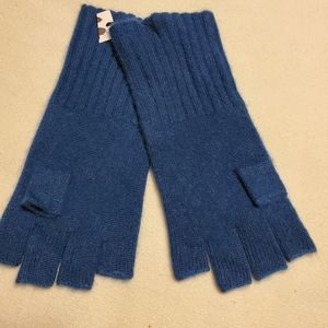 Halogen 100%Cashmere gloves color blue new with ta
